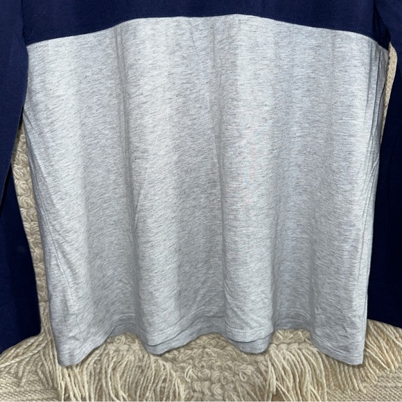 LILLY PULITZER gray and blue Palm Beach long sleeve Finn spirit jersey tee S - Picture 3 of 10